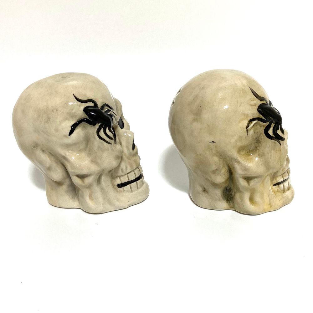 Skull Salt Pepper Shakers Blue Sky Halloween NEW - Picture 7 of 13